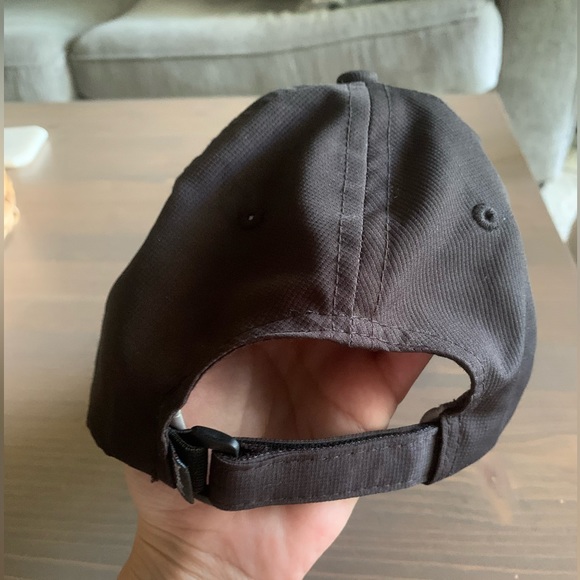 Hat - Picture 2 of 4